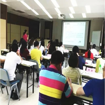 多多28派员参加“内审员”培训认证